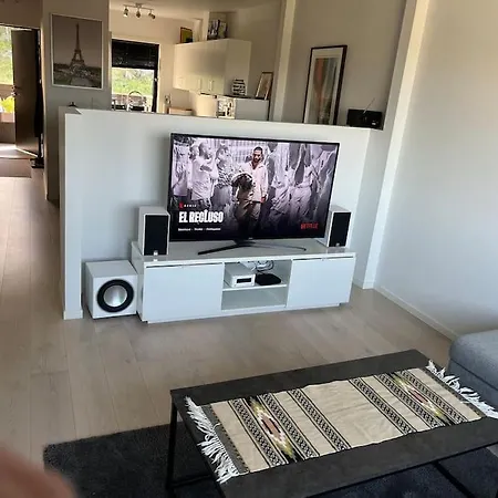 شقة Moderne Fra 2019